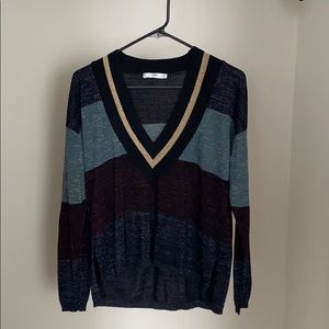 V neck light sweater